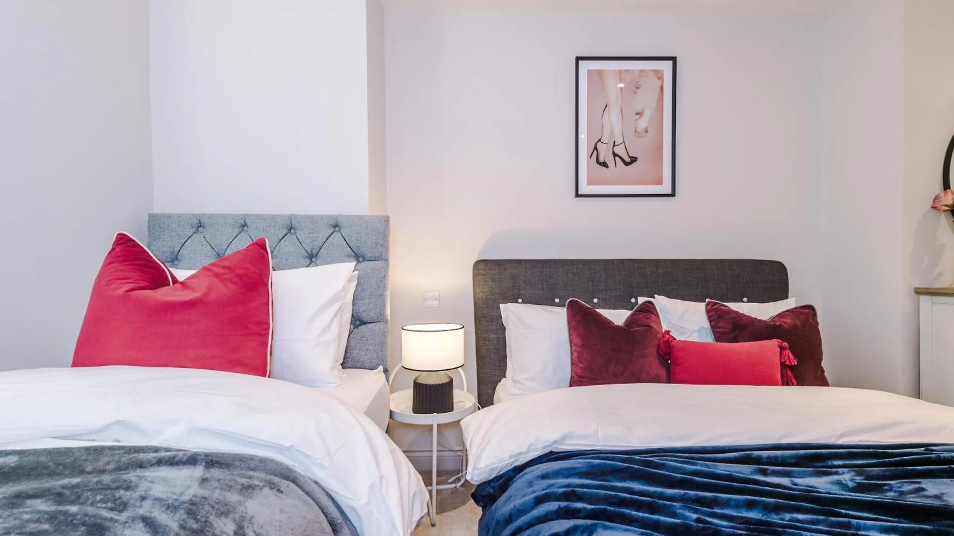 Business Stays - 1 Bed Leeds Flat With 2 Beds & Sofa Bed - 7 Night Min!
