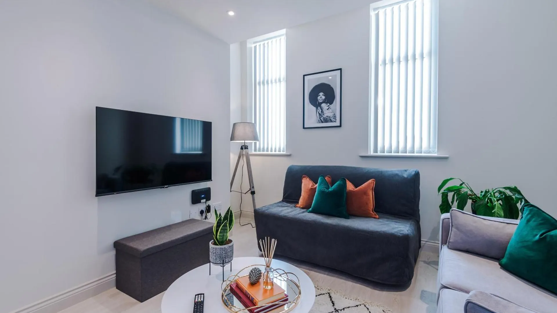 Apartamento Business Stays - 1 Bed Leeds Flat With 2 Beds & Sofa Bed - 7 Night Min!